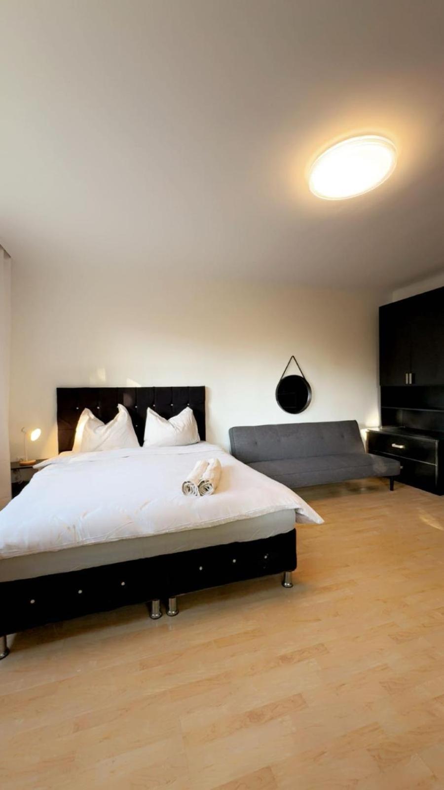 Spacious 6br Shared With Garden Near Danube For 16 Guests Apartment *