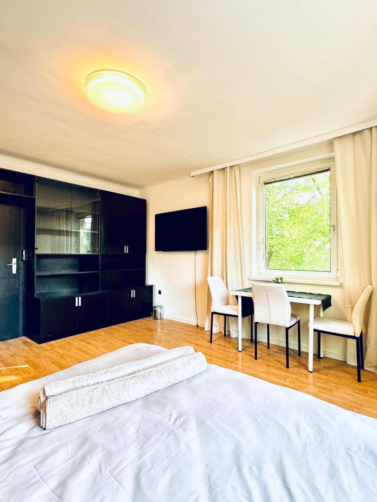 Spacious 6br Shared With Garden Near Danube For 16 Guests Wien