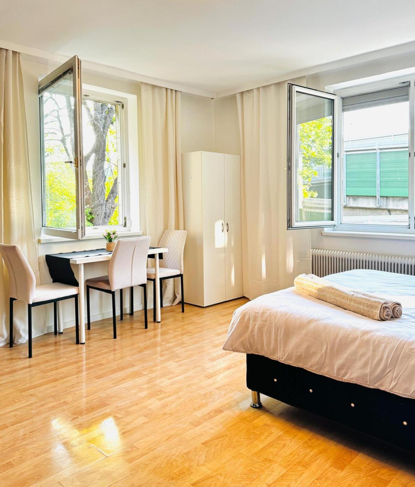 Apartment Spacious 6br Shared With Garden Near Danube For 16 Guests *
