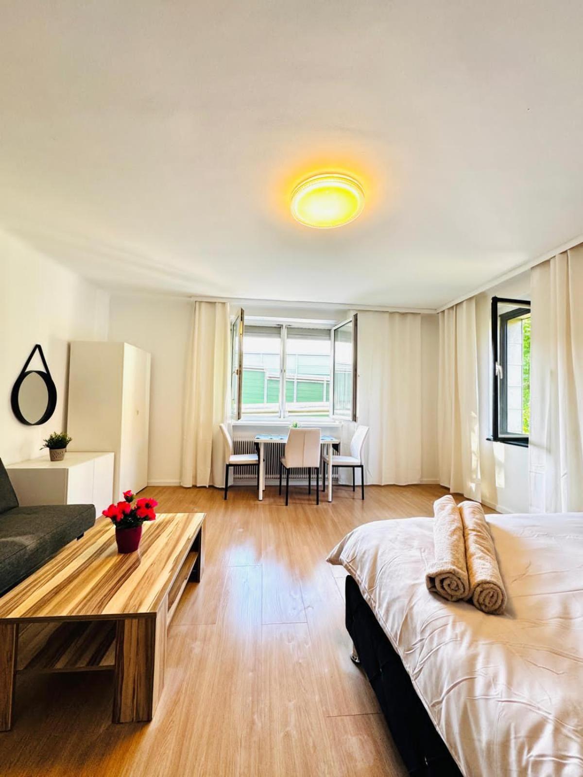 Apartment Spacious 6br Shared With Garden Near Danube For 16 Guests Wien