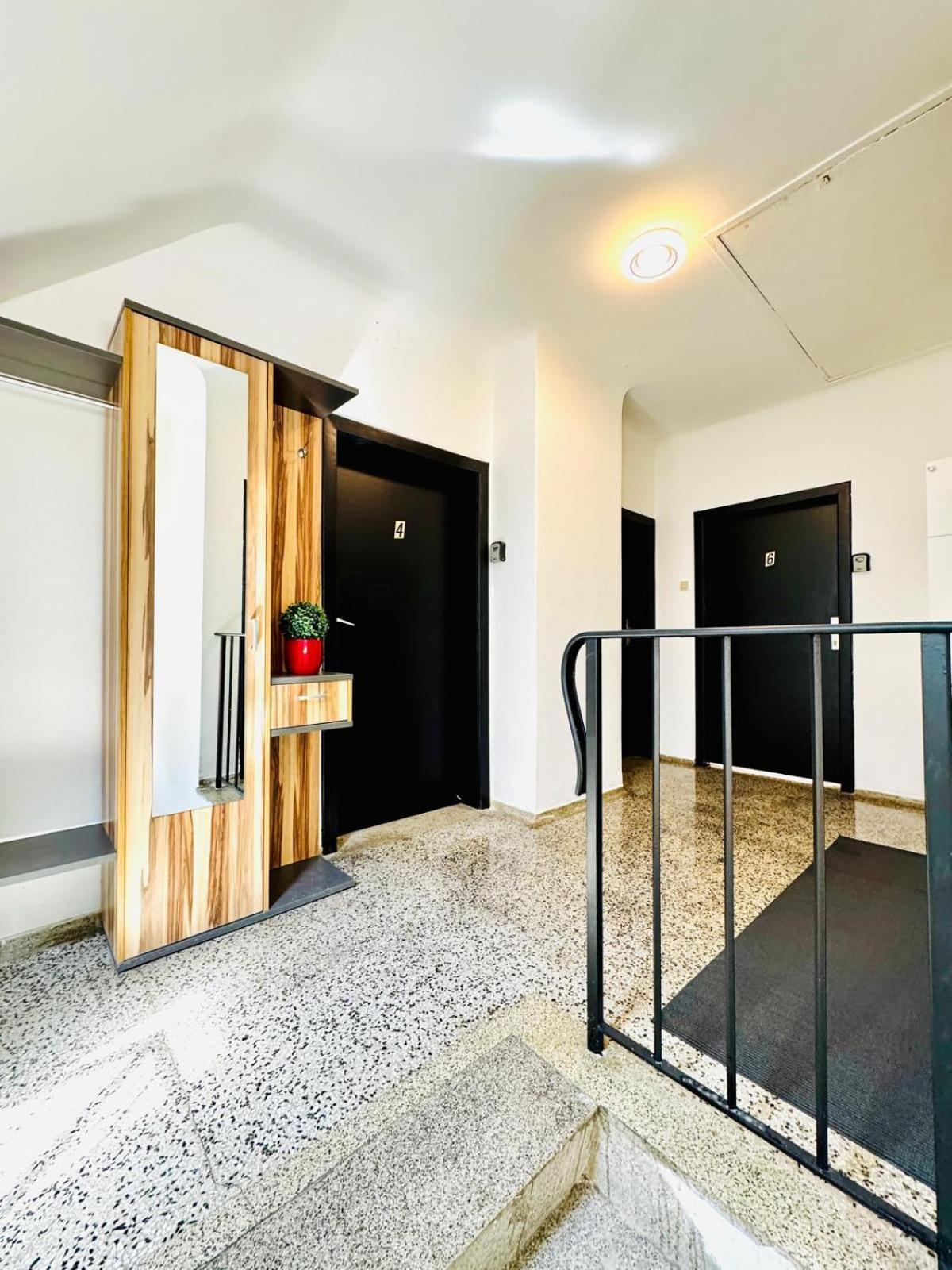 Spacious 6br Shared With Garden Near Danube For 16 Guests