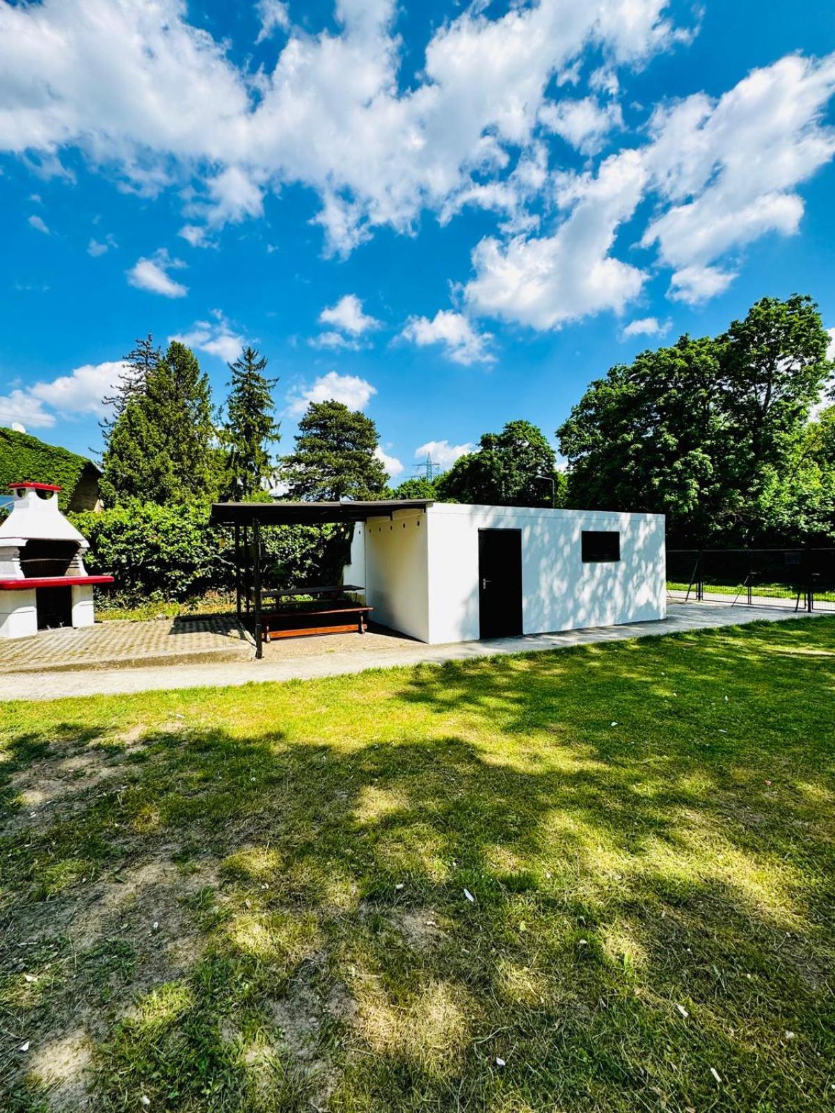 Spacious 6br Shared With Garden Near Danube For 16 Guests Apartment Wien