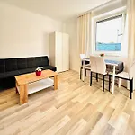 Spacious 6Br Shared Villa With Garden Near Danube For 16 Guests