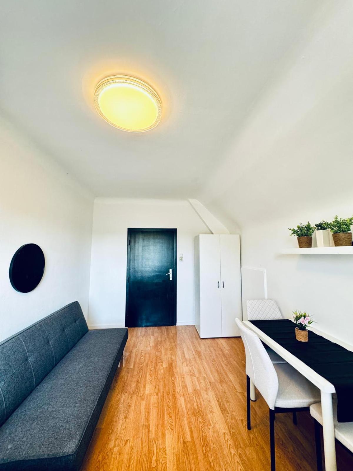 Spacious 6br Shared With Garden Near Danube For 16 Guests