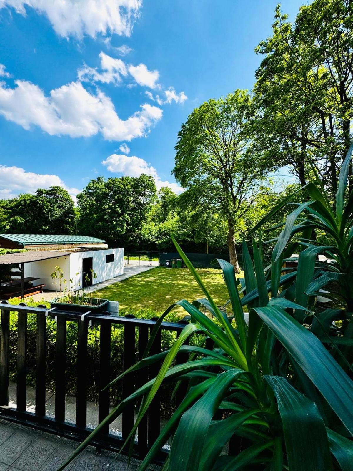 Apartment Spacious 6br Shared With Garden Near Danube For 16 Guests