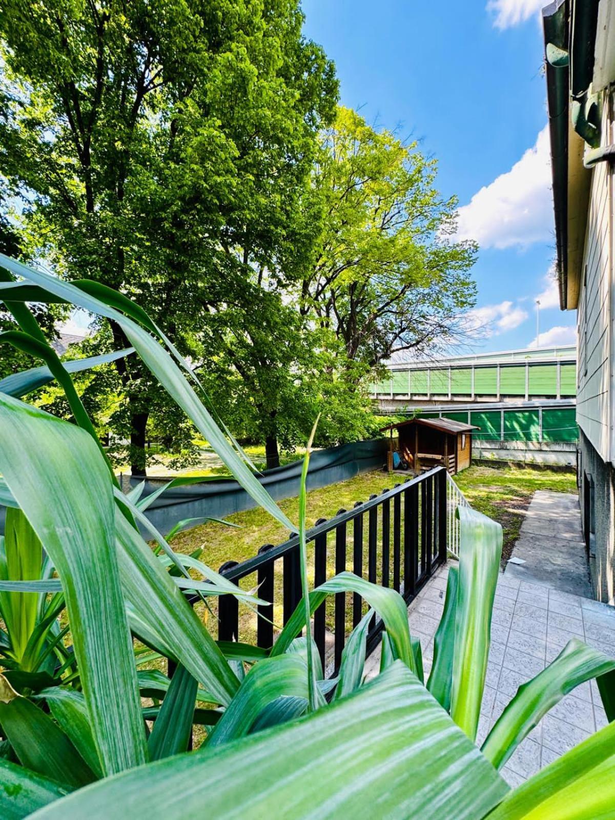 Spacious 6br Shared With Garden Near Danube For 16 Guests * Wien