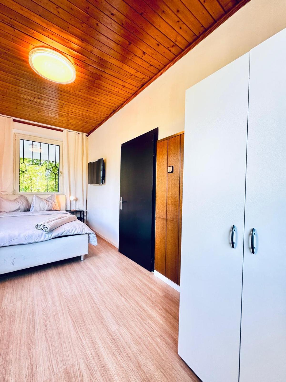 Apartment Spacious 6br Shared With Garden Near Danube For 16 Guests Wien