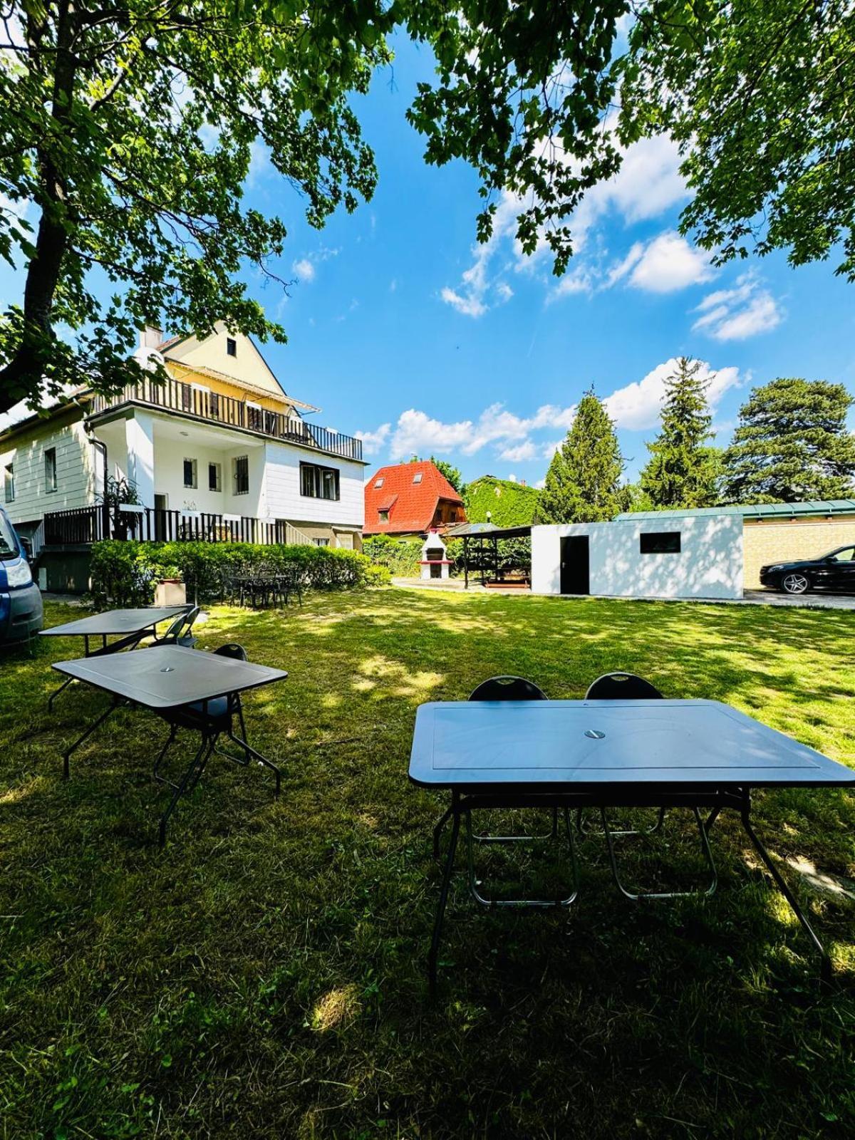 Spacious 6br Shared With Garden Near Danube For 16 Guests Wien
